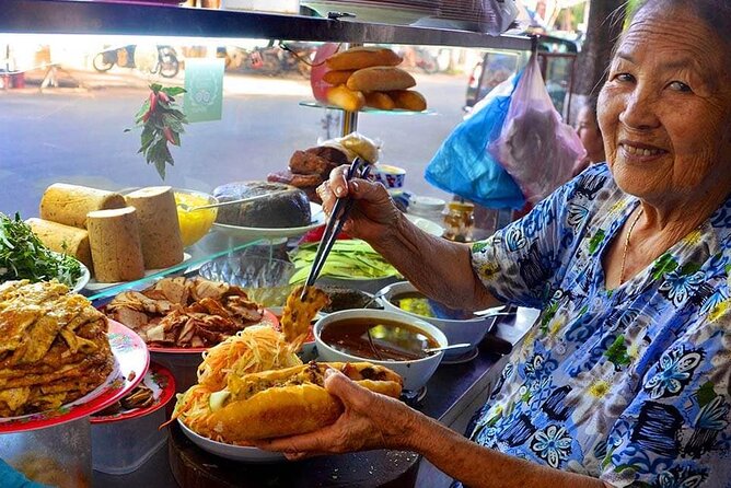 Hoi An Ancient Town - Night Market Street Food Walking Tours - Why an evening food walk suits Hoi An