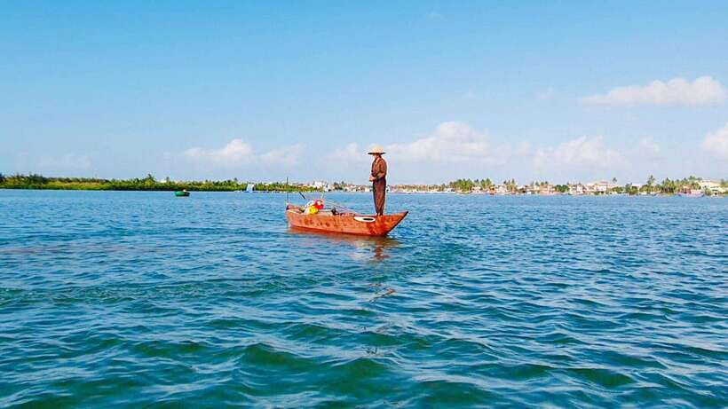 Hoi An : Cooking Class, Market Tour, and Basket Boat Ride - Cooking four Vietnamese dishes with a local chef
