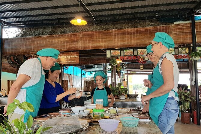 Hoi An Cooking Class With Market Tour and Bamboo Basket Boat Ride - Welcome drink and gardens in Tra Que Village