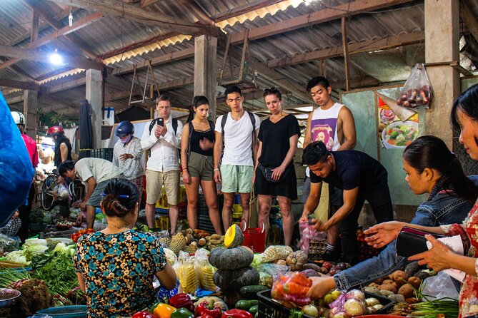 Hoi An Local Market and Vegetable Village Cooking Class - Who should book this experience