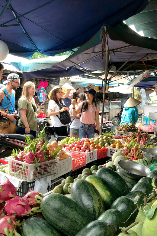 Hoi An : Vegan Cooking Class - Market & Coconut Basket Boat - Meeting the guide and riding out from Hoi An