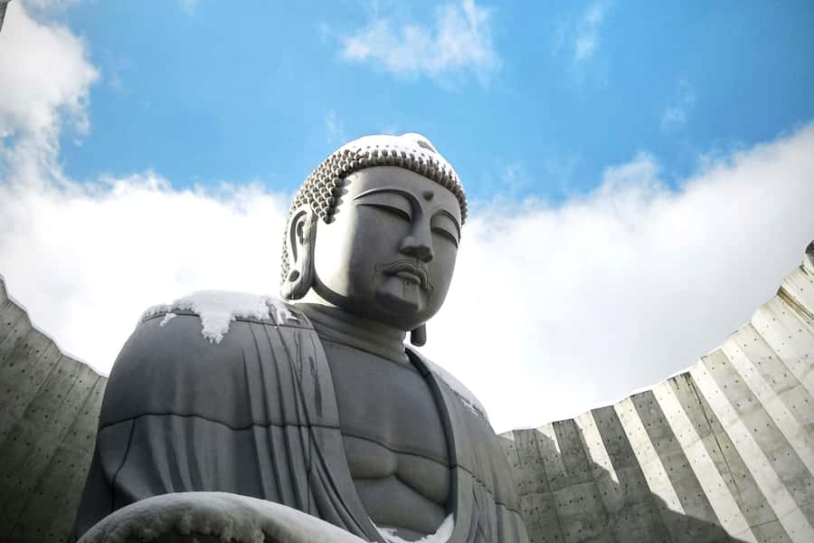 Hokkaido Sapporo :Hill of Buddha, Beer Museum & Fish Market - Sapporo Beer Museum: history with an optional taste