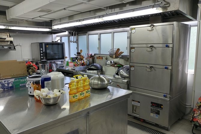 Hong Kong Market Walking Tour & Chinese Cooking Class - Key points to know before booking