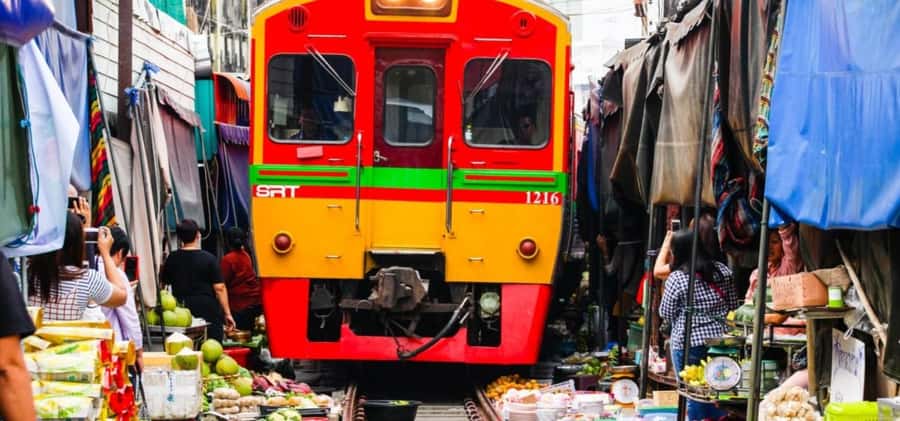 Hua Hin: Maeklong Railway & Amphawa Floating Markets Tour - Key points to know before booking