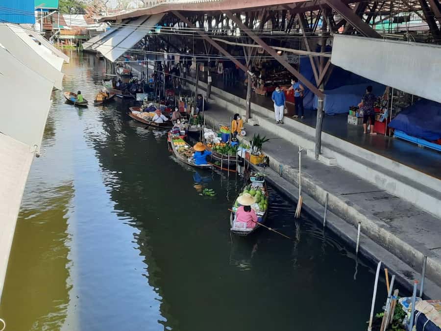 Hua Hin: Maeklong Railway & Amphawa Floating Markets Tour - Should you book it?