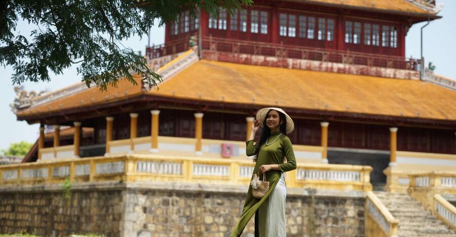 Hue:Deluxe Walking tour to Imperial City and Dong Ba Market - Starting at 60 Le Loi Street