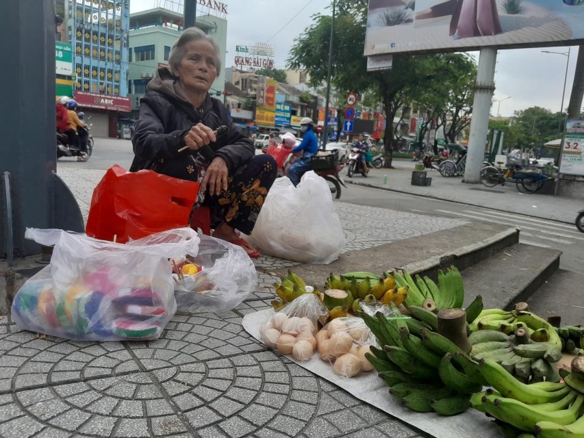 Hue:Deluxe Walking tour to Imperial City and Dong Ba Market - Who should book this experience