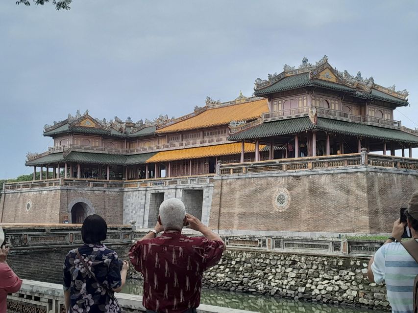 Hue:Deluxe Walking tour to Imperial City and Dong Ba Market - Practical details before you reserve