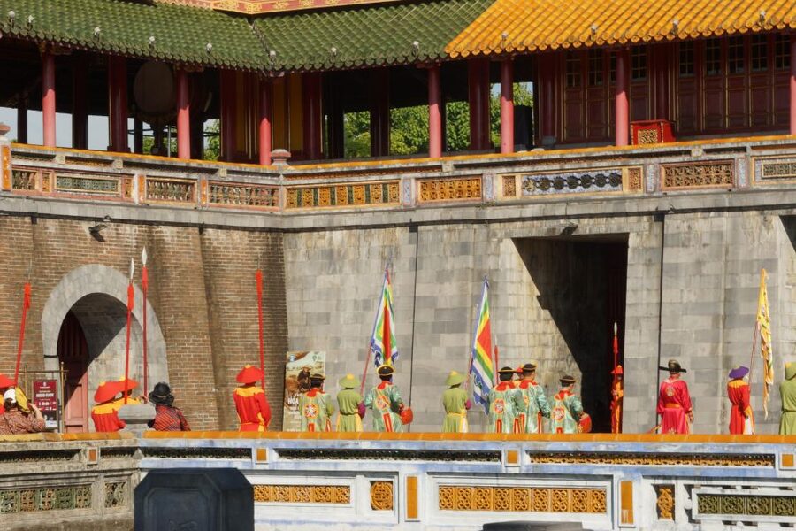 Hue:Deluxe Walking tour to Imperial City and Dong Ba Market - Entering Hue Imperial City at 8:00