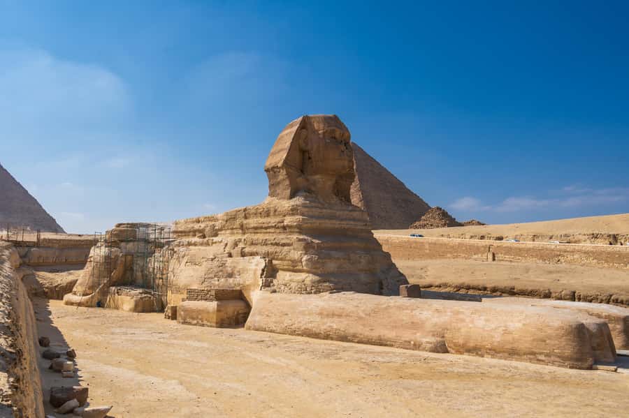 Hurghada: Cairo Pyramids, Sphinx, Museum & Bazaar Day Tour - Lunch before the Egyptian Museum
