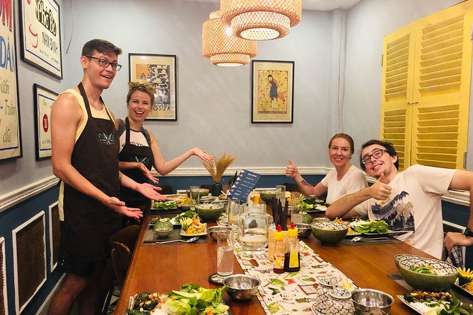 Immersive Cooking Class & Wet Market Tour by Local Chef +Cookbook - Heat, group size, and the pace of the room