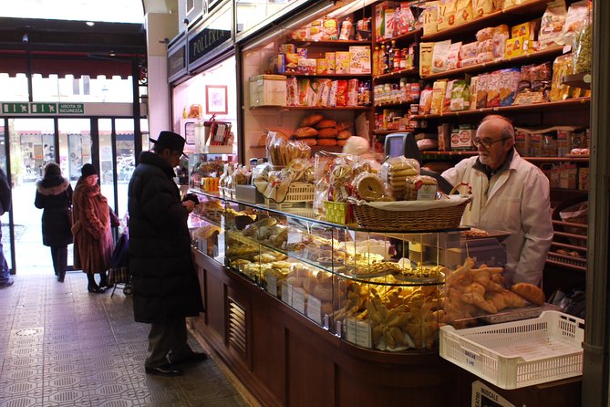 Intimate Modena Food Tour: Market & Local Secrets (Max 8) - Starting with Modena’s grand central square