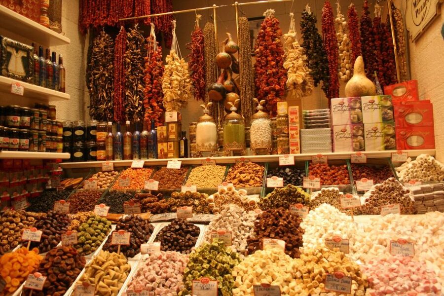 Istanbul: Afternoon Bosphorus Cruise and Spice Bazaar Tour - Seeing Istanbul from Europe and Asia