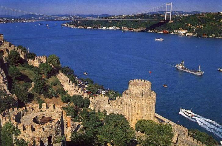 Istanbul: Afternoon Bosphorus Cruise and Spice Bazaar Tour - Rumeli Hisari from the water