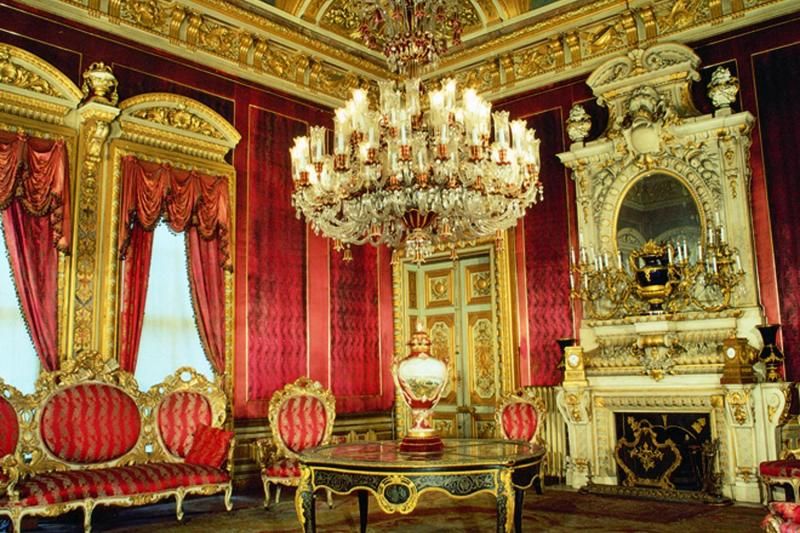 Istanbul: Dolmabahce Palace and Grand Bazaar Tour - Private transport makes the route easier