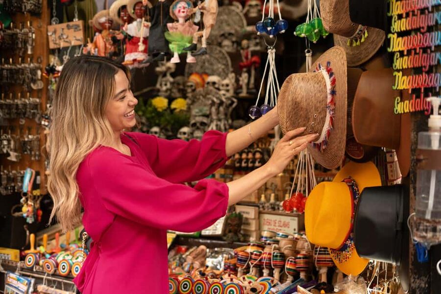Istanbul: Grand Bazaar Shopping Tour & Shopping Assistant - Learning to bargain without losing your bearings