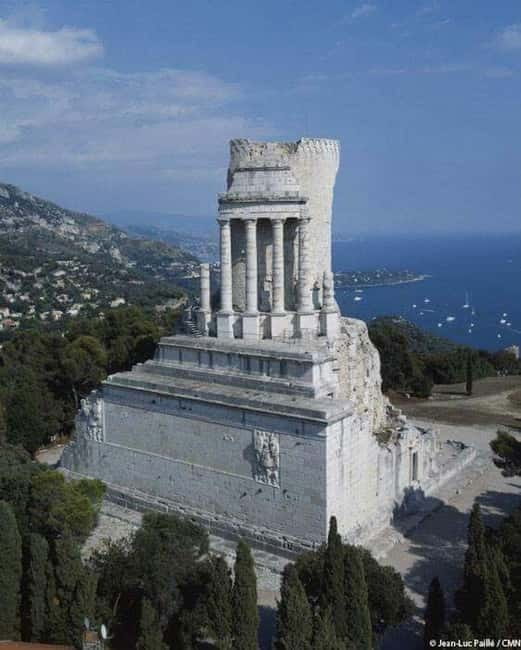 Italian Market San Remo, Menton & La Turbie - Menton: colorful streets in a short one-hour visit