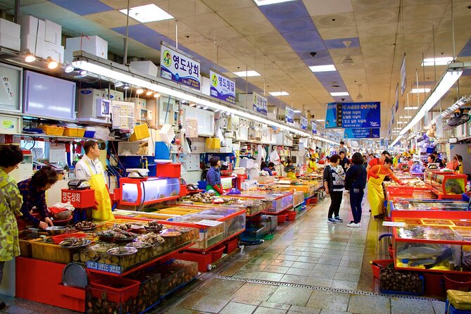 Jagalchi Sunset Cruise and Night Market Tour in Busan - What the guide adds to the evening