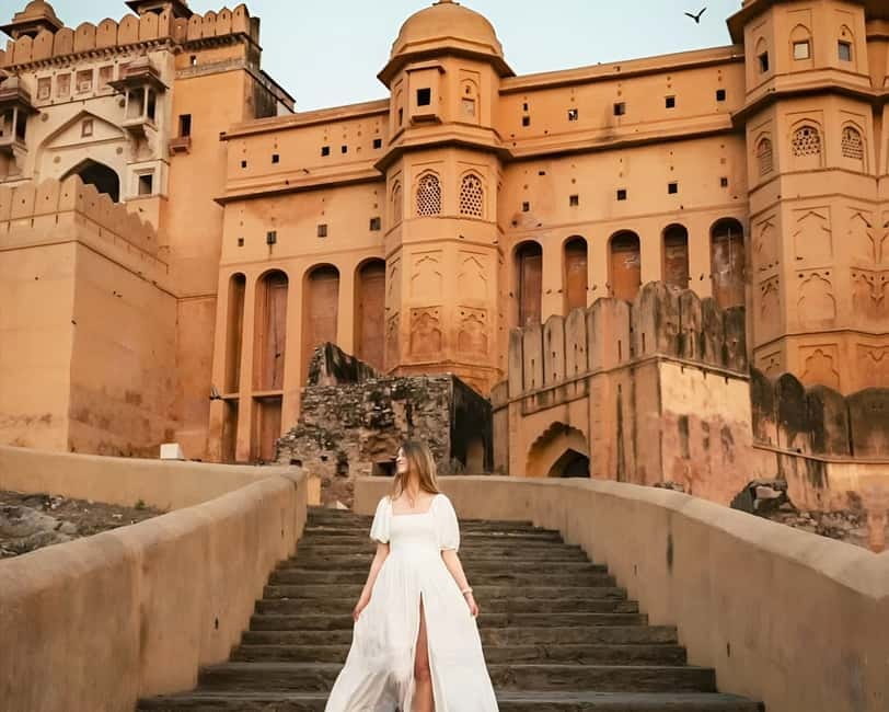 Jaipur: Half-Day Guided Sightseeing Tour with Flower Market - What the guide adds to the day