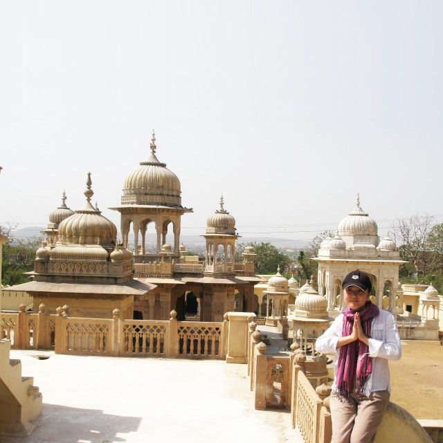 Jaipur: Half-Day Guided Sightseeing Tour with Flower Market - Amber Fort is the largest stop, but the schedule is tight