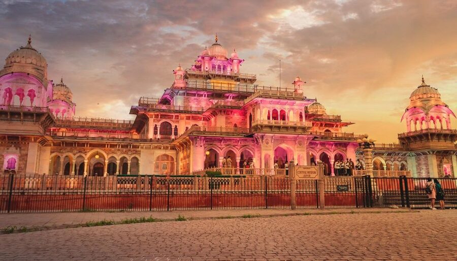 Jaipur Sightseeing by Tuk-Tuk: Temples, Palaces & Markets - Why a tuk-tuk is a good way to see Jaipur