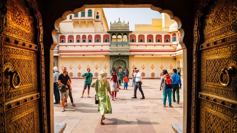 Jaipur Sightseeing by Tuk-Tuk: Temples, Palaces & Markets - Amber Fort: the day’s main historic stop