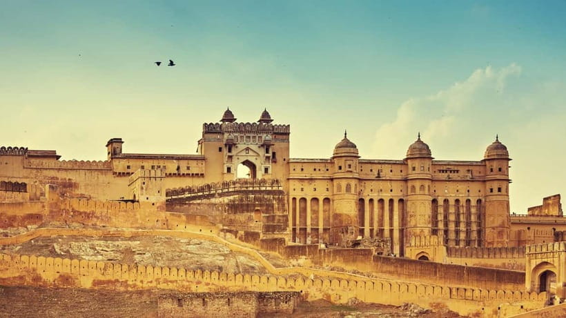 Jaipur Sightseeing by Tuk-Tuk: Temples, Palaces & Markets - Hawa Mahal: Jaipur’s famous first look