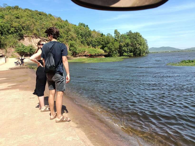 Kampot Countryside include Pepper farm,Kep crab market beach - The guide can shape the whole day