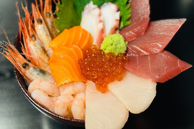 Kanazawa: 2-Hour Private Tour of Omicho Market with Tastings - The 70-minute tasting portion: seafood, fruit, and regional food