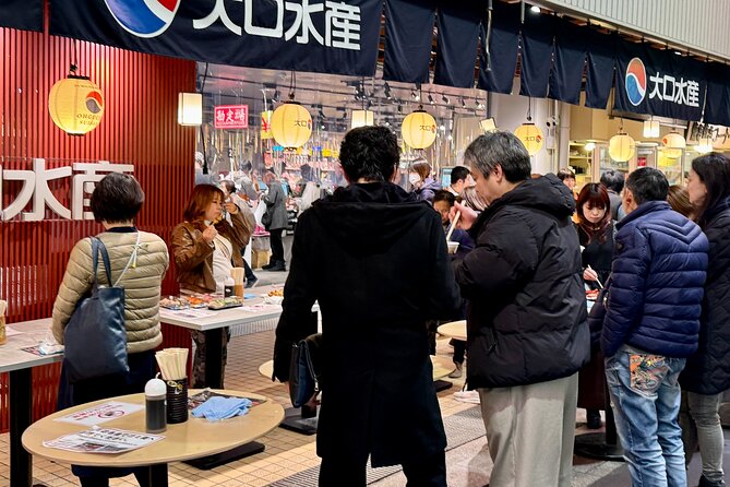 Kanazawa: 2-Hour Private Tour of Omicho Market with Tastings - Takeout, eat-in choices, and buying food to carry