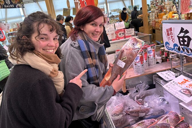 Kanazawa: 2-Hour Private Tour of Omicho Market with Tastings - The first 30 minutes: seeing the market as a local food center