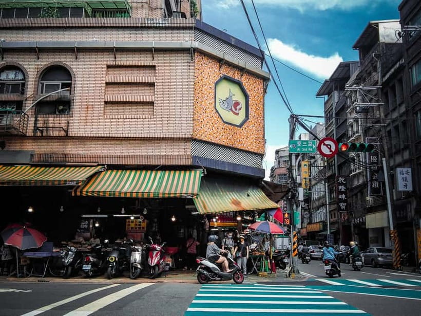 Keelung Half-Day Food Tour: Explore Day & Night Markets - The guide makes the difference