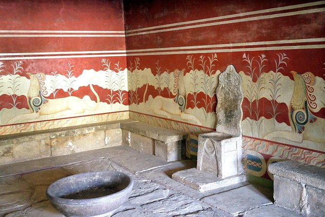 Knossos Palace guided tour - Heraklion City tour + market - Should you add the Archaeological Museum?