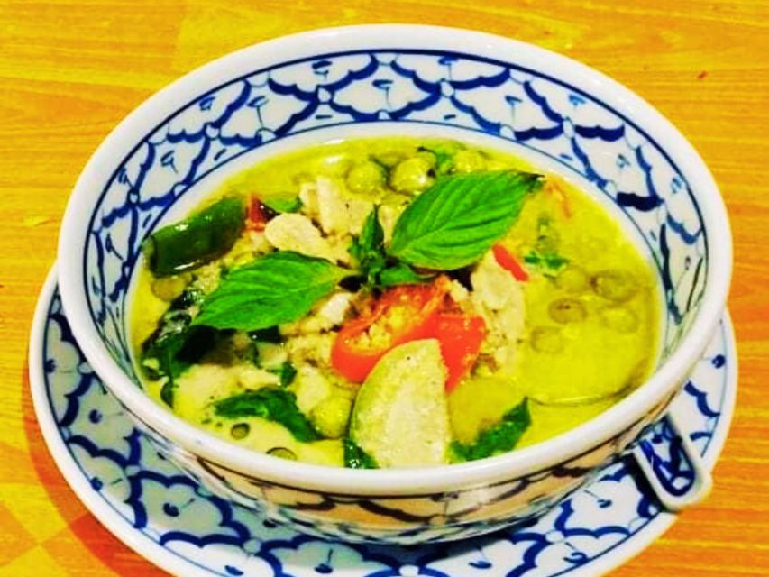 Ko Lanta: Thai Cooking Class with Market Tour and Dinner - What you cook in the morning class