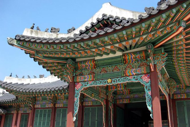 Korean Palace and Market Tour in Seoul Including Insadong and Gyeongbokgung Palace - Jogyesa Temple and Seoul’s Buddhist tradition