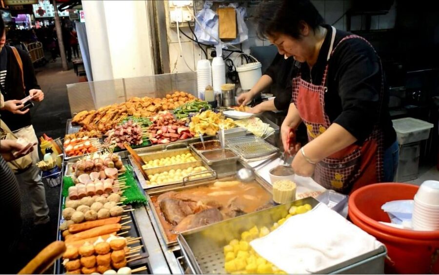 Kowloon: Private Night Markets & Street Food Experience - Six to eight bites from Hong Kong’s night markets