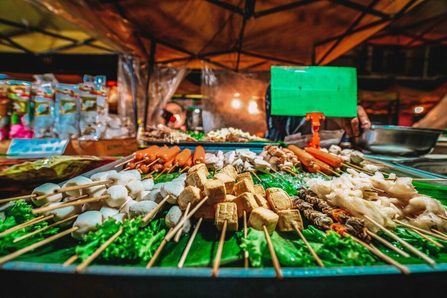 Krabi: Private Sunset Boat Trip and Night Market Tour - Who should book this tour?
