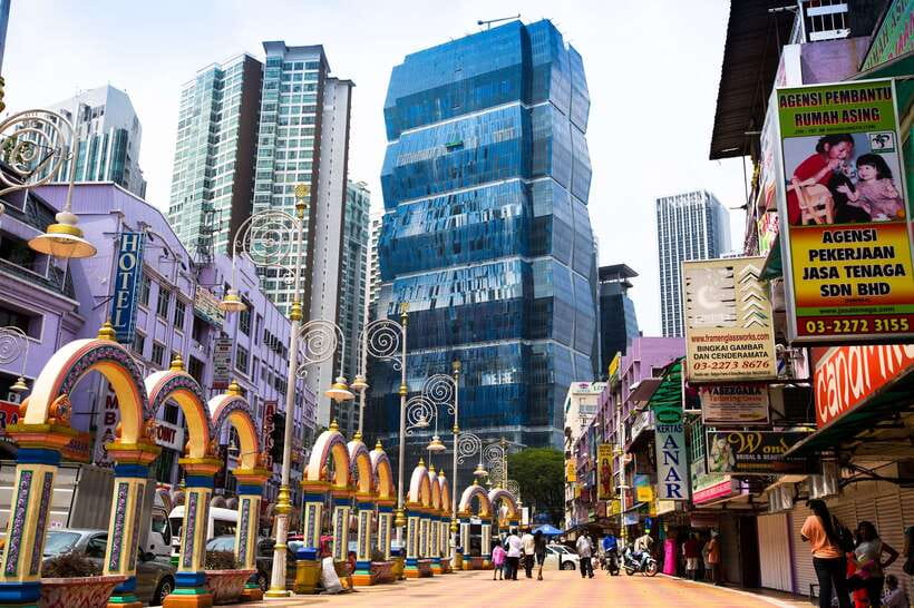 Kuala Lumpur: Street Market Exploration & Shopping Tour - Central Market’s Art Deco setting and Malaysian crafts