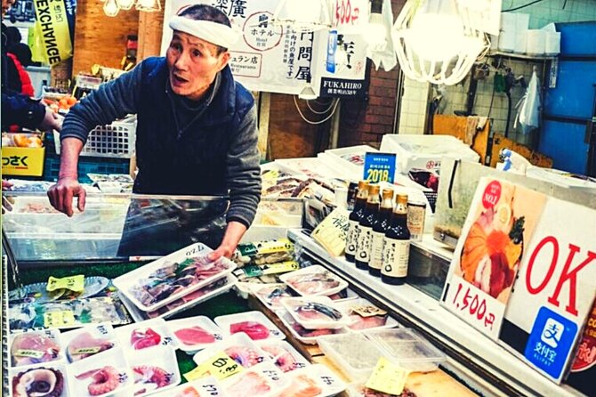 Kuromon Market Tour: All inclusive 6~8 Dishes & 3~4 samplings - The guides make the difference