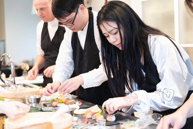 Kyoto: Enjoy Sushi & Market Tour! Best for Family & Couple! - Nishiki Market brings the food lesson to life