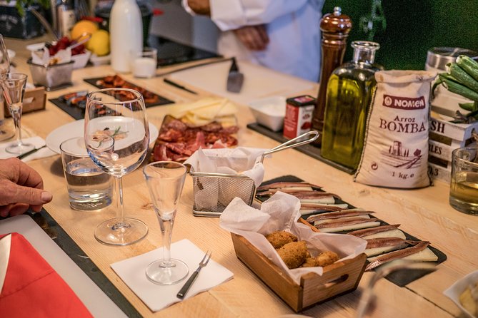 La Boqueria Market and Paella Cooking Class in Barcelona - Should you book the La Boqueria paella class?