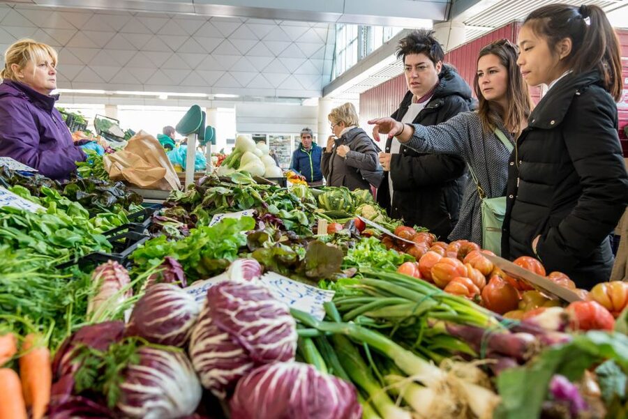 La Spezia: Market Visit and Seafood Cooking Class with Lunch - Finishing with tiramisù