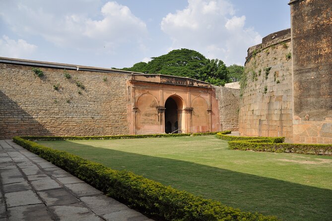 Lalbagh+Bull Temple+Tipu Palace+Market+Lunch=Bangalore City Tour - Is $39.72 a good price?