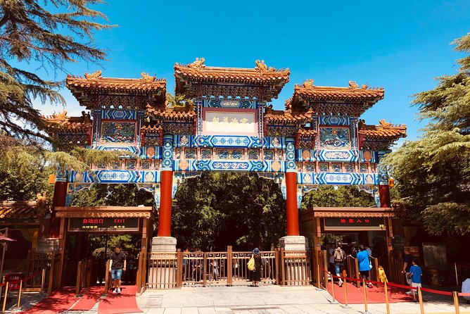 Lama Temple, Hutong and Silk & Pearl Market Private Day Tour - Lunch, transport, and the real value of $139