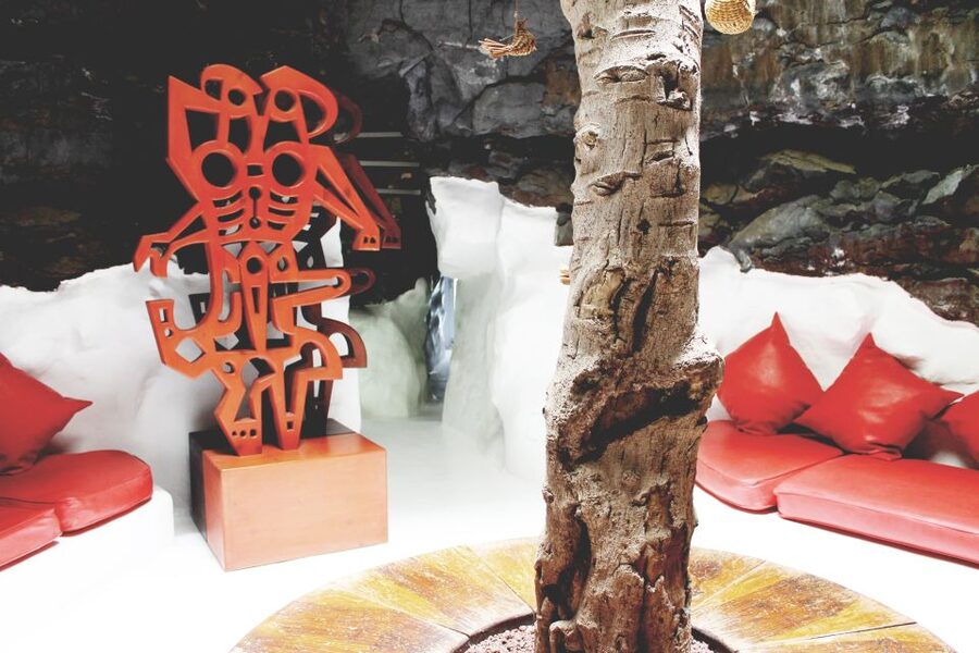 Lanzarote: César Manrique Foundation and Teguise Market - The guide makes the difference