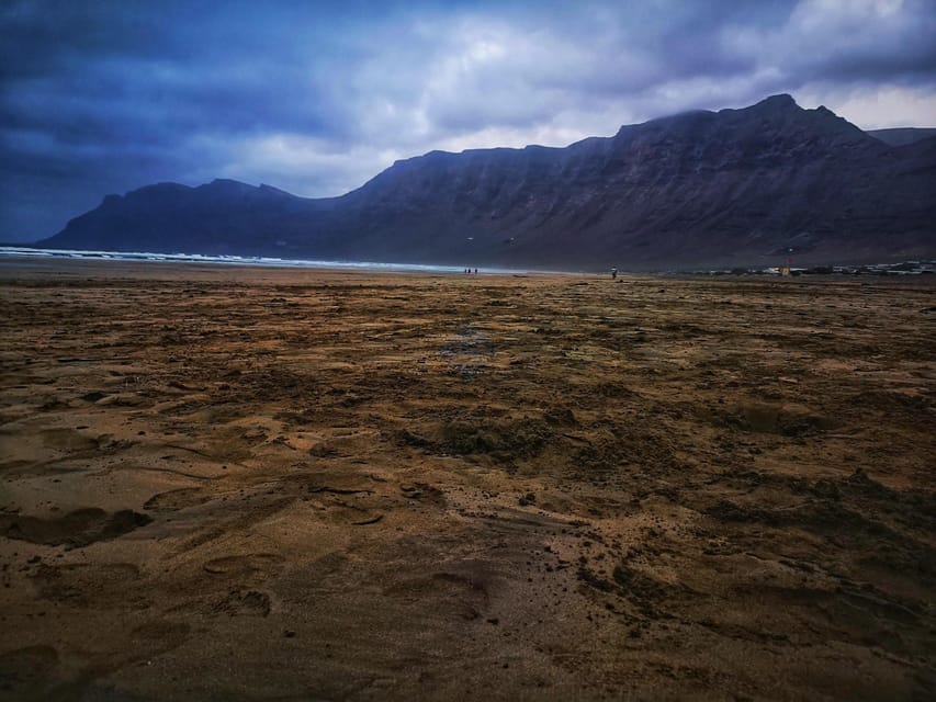 Lanzarote: César Manrique Foundation and Teguise Market - Pickup details can shape your morning