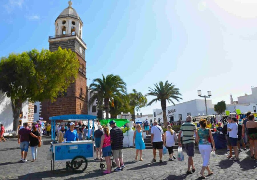 Lanzarote: Teguise Handicraft Market and La Graciosa Island - Teguise Market from 9:30 AM