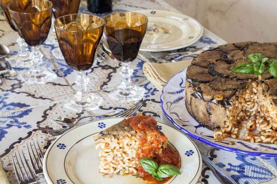 Lecce: Market & Lunch/Dinner at a Local's Home - A cooking demonstration built around family recipes