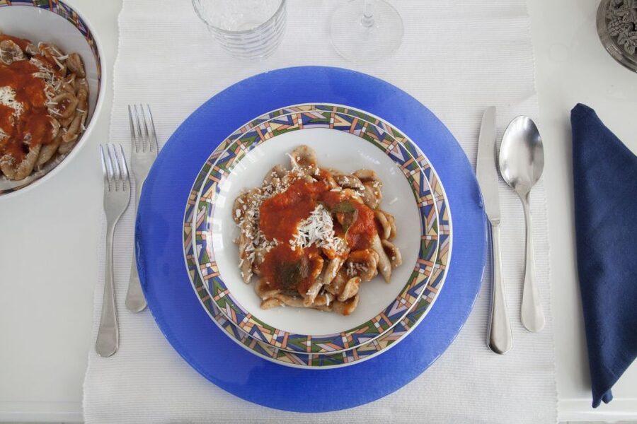 Lecce: Market & Lunch/Dinner at a Local's Home - Language, timing, and booking details that matter