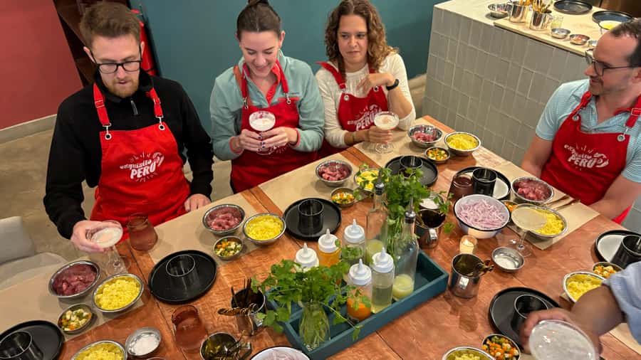 Lima: Market Tour and Cooking Class with Pisco Sour - Key points to know before booking